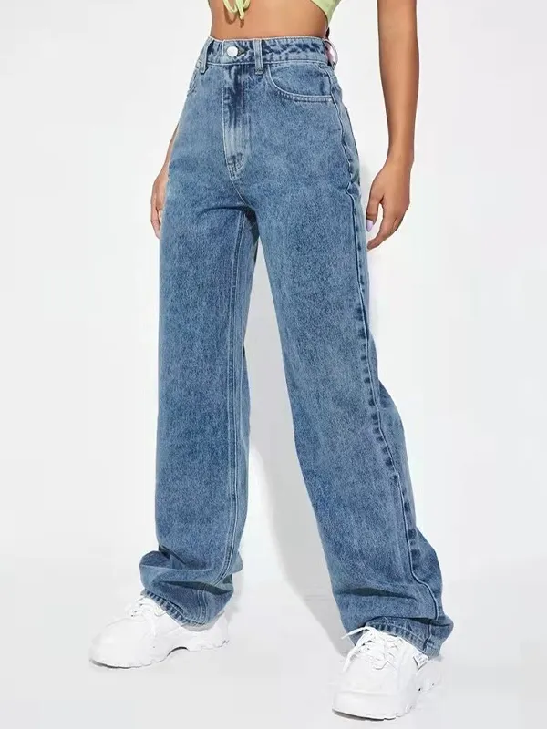 Ausgewaschene Boyfriend-Jeans