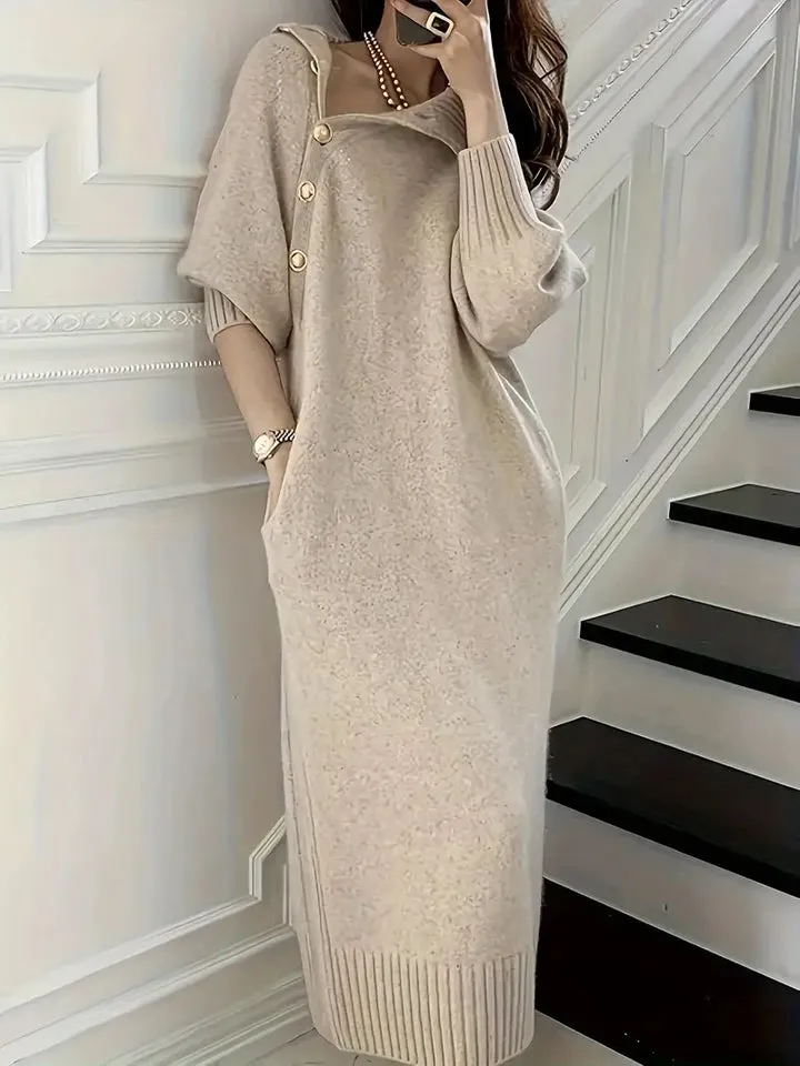 Elegantes Maxikleid mit diagonalen Knöpfen