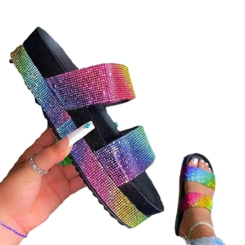 Großgröße dicker Solutsteine ​​Straight Line Strand Mode Retro lässige europäische und amerikanische Hausschuhe für Frauen