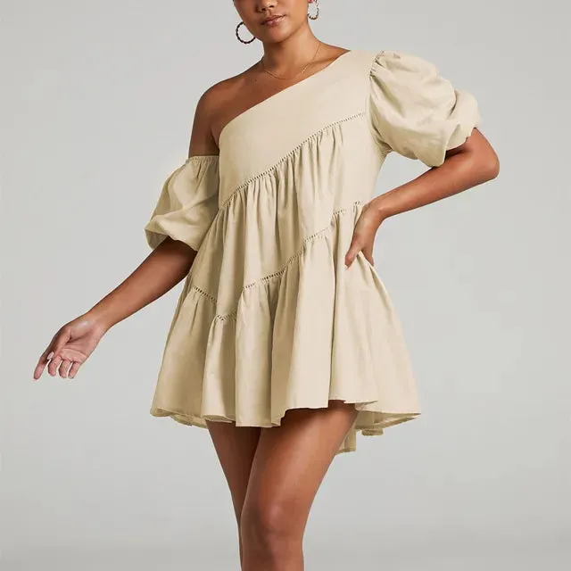 Schickes einseitiges Minikleid mit Rüschen