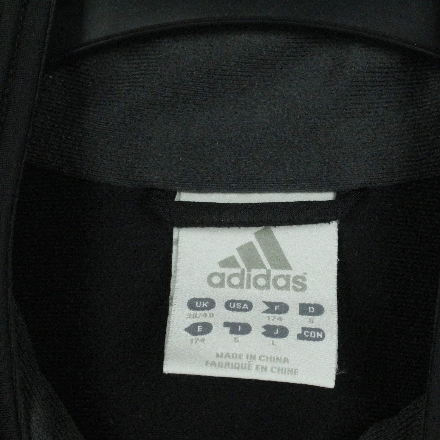 Vintage ADIDAS Trainingsjacke Gr. M schwarz rot Sportswear mit Logo Stitching